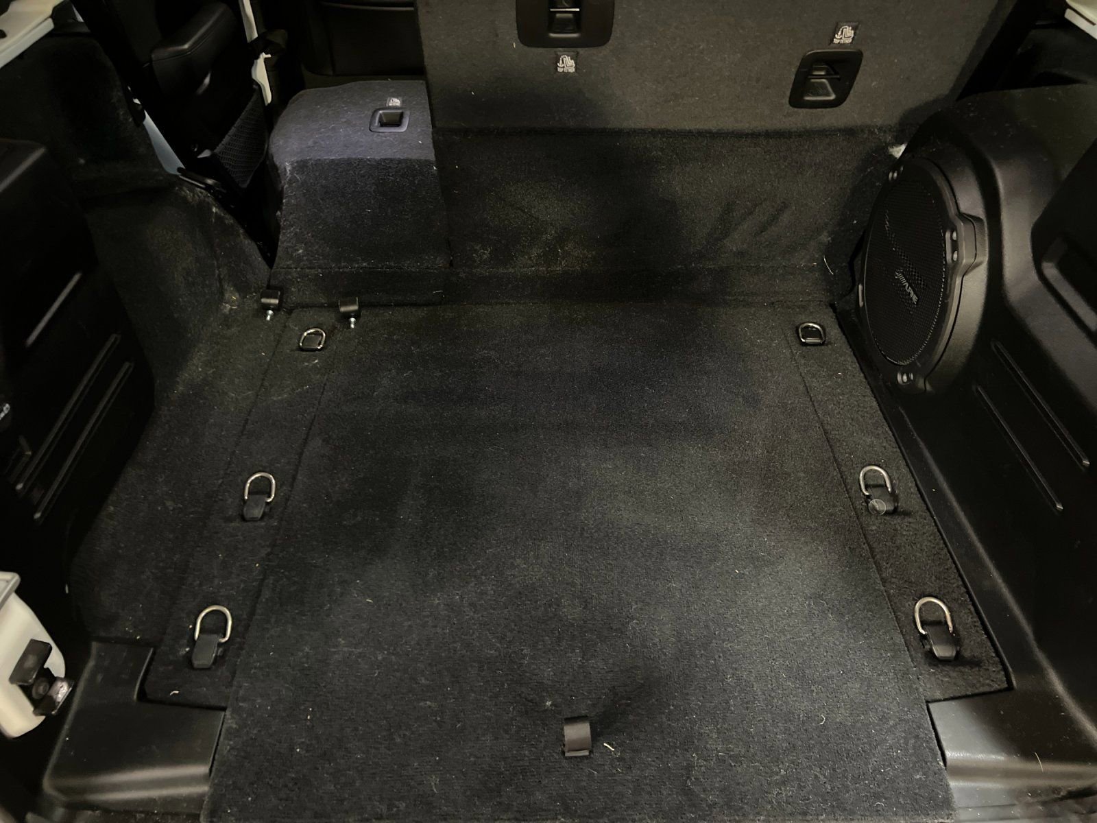 Used 2020 Jeep Wrangler Unlimited Sahara image 14