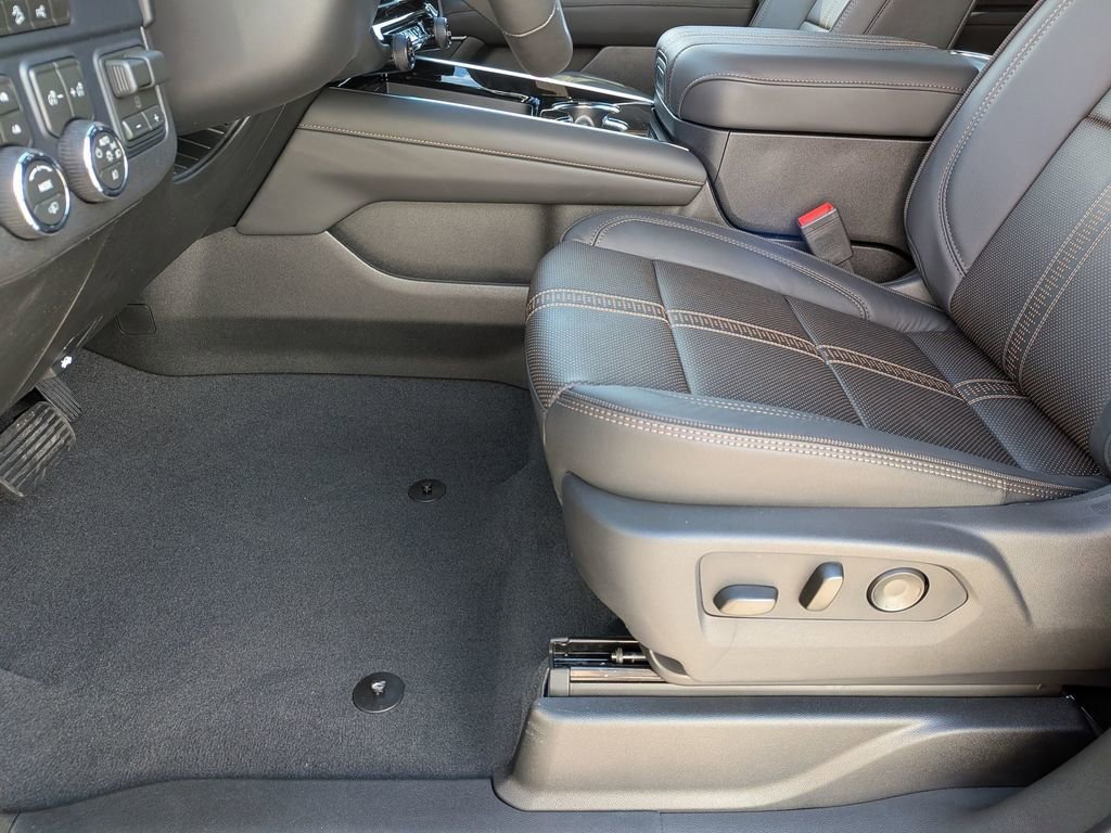 New 2026 Chevrolet Tahoe High Country AWD/4WD image 13