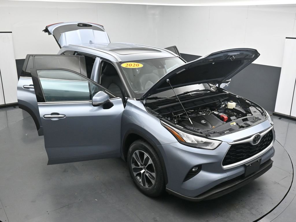 Used 2020 Toyota Highlander XLE FWD image 36