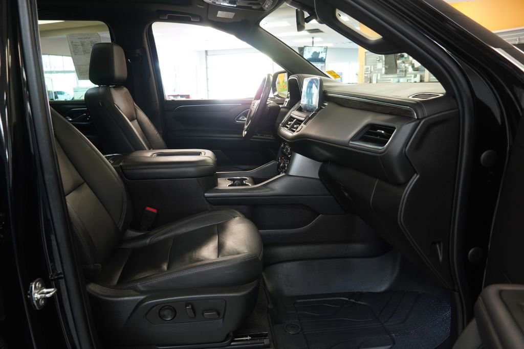 Used 2021 Chevrolet Suburban Z71 w/ Z71 Signature Package AWD/4WD image 40