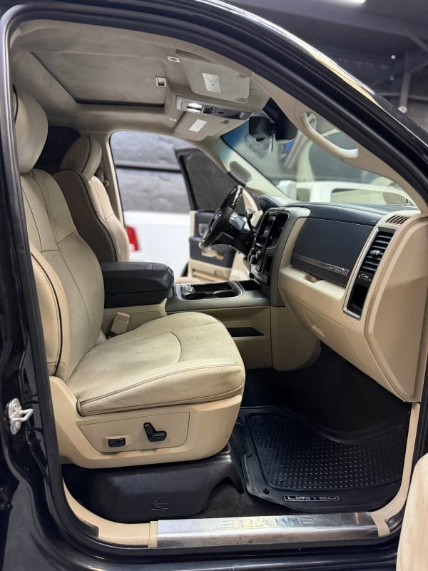 Used 2018 RAM 3500 Laramie Longhorn AWD/4WD image 15