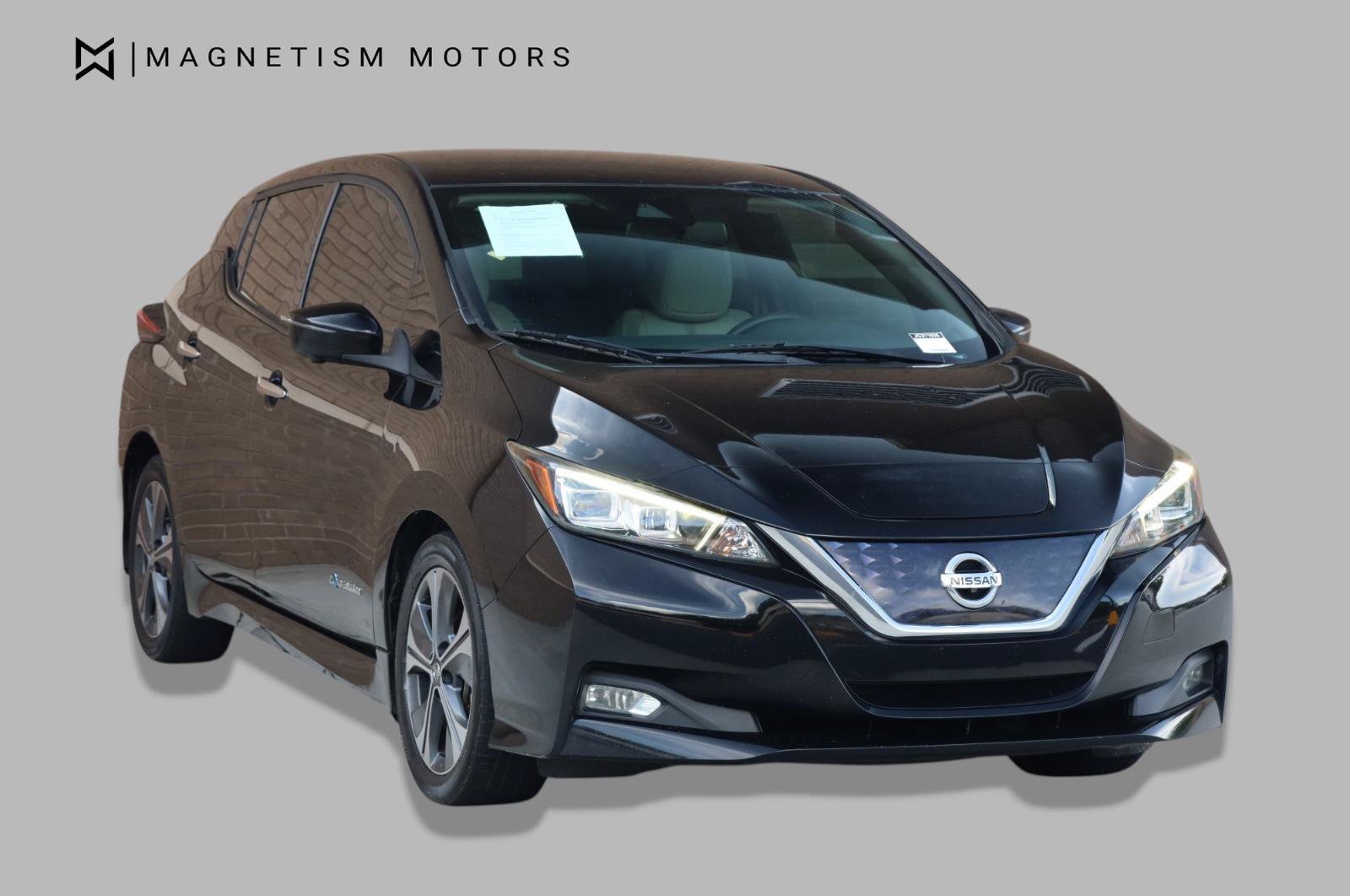 Used 2018 Nissan Leaf SL w/ SL Technology Package FWD image 4