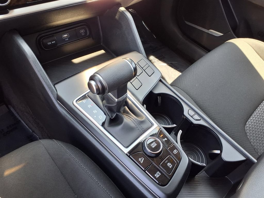 Used 2025 Kia Sportage LX FWD image 23