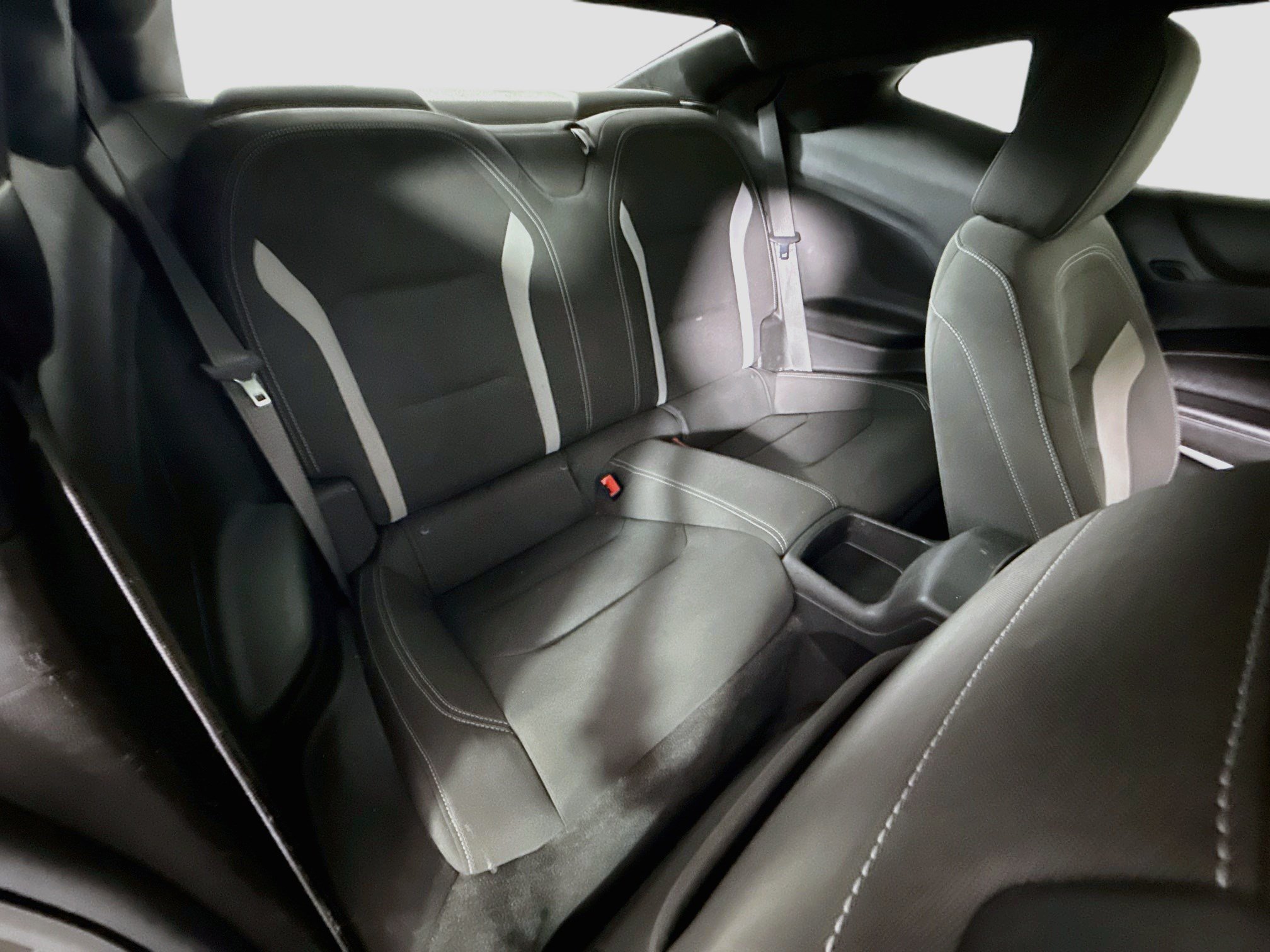 Used 2020 Chevrolet Camaro LT w/ Technology Package RWD image 26