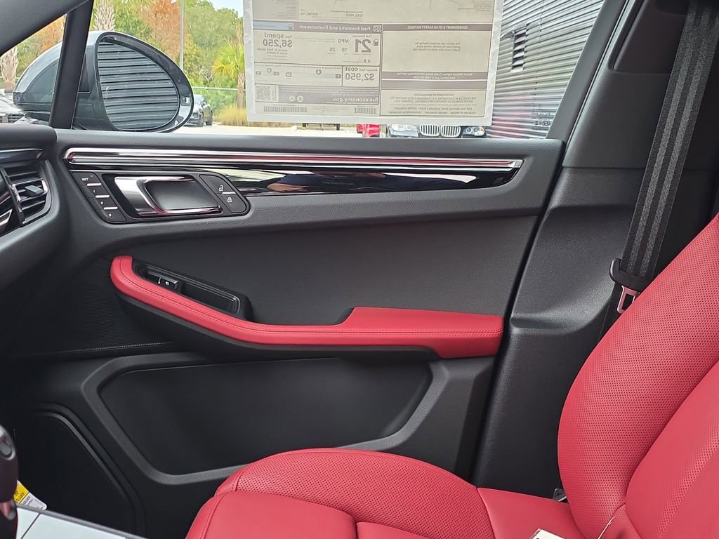 New 2026 Porsche Macan image 23