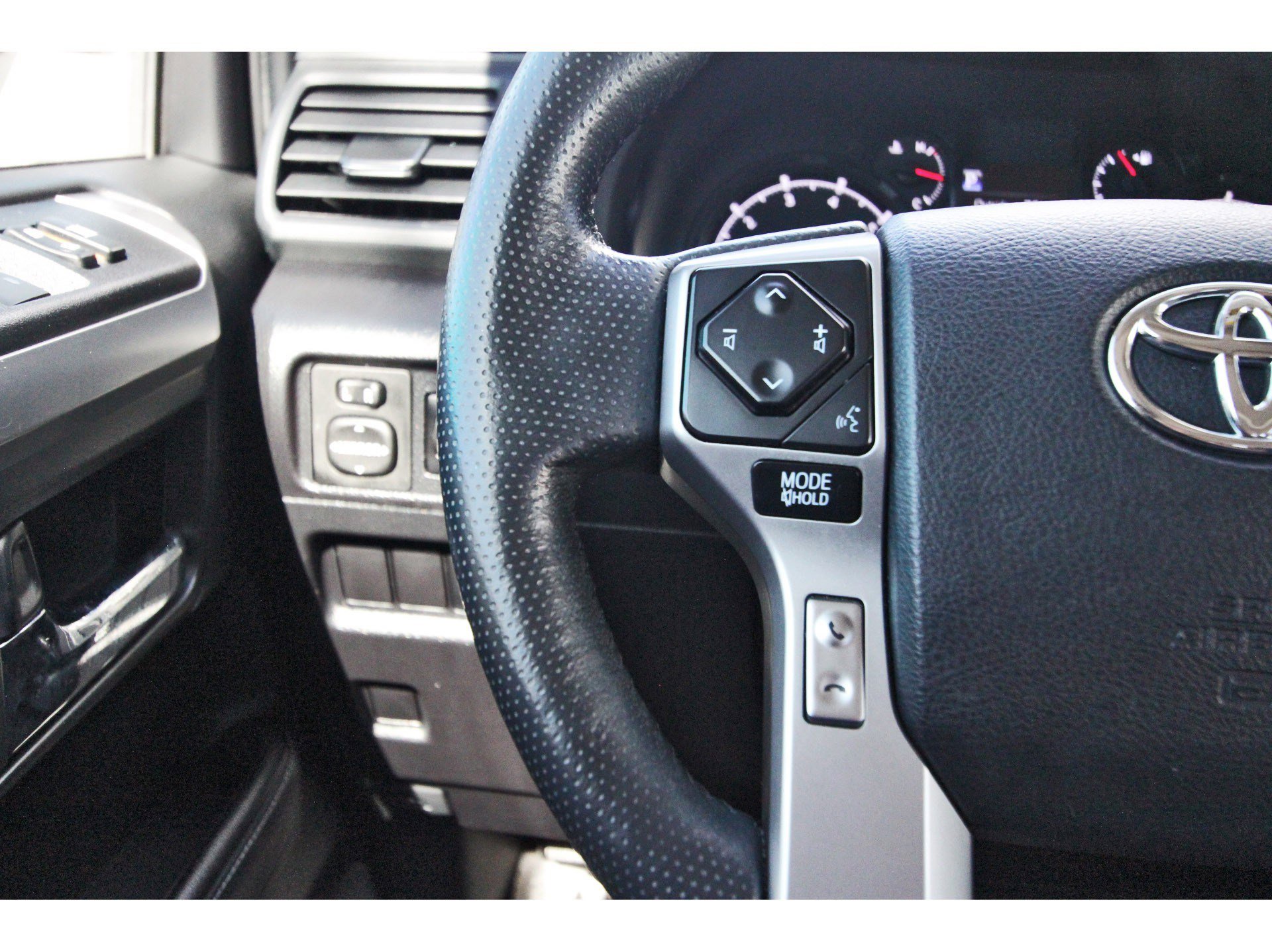 Used 2023 Toyota 4Runner SR5 Premium w/ Moonroof Package image 16