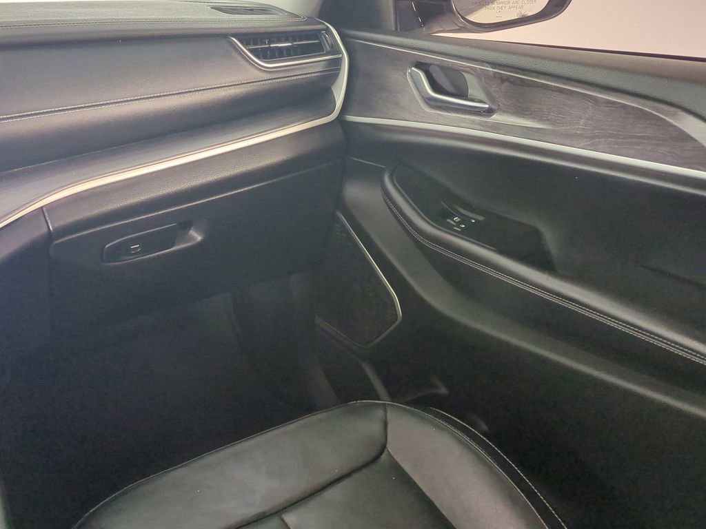 Used 2022 Jeep Grand Cherokee L Limited RWD image 21