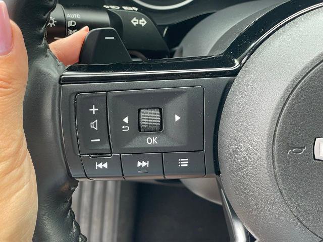 Certified 2022 Nissan Pathfinder SV image 16