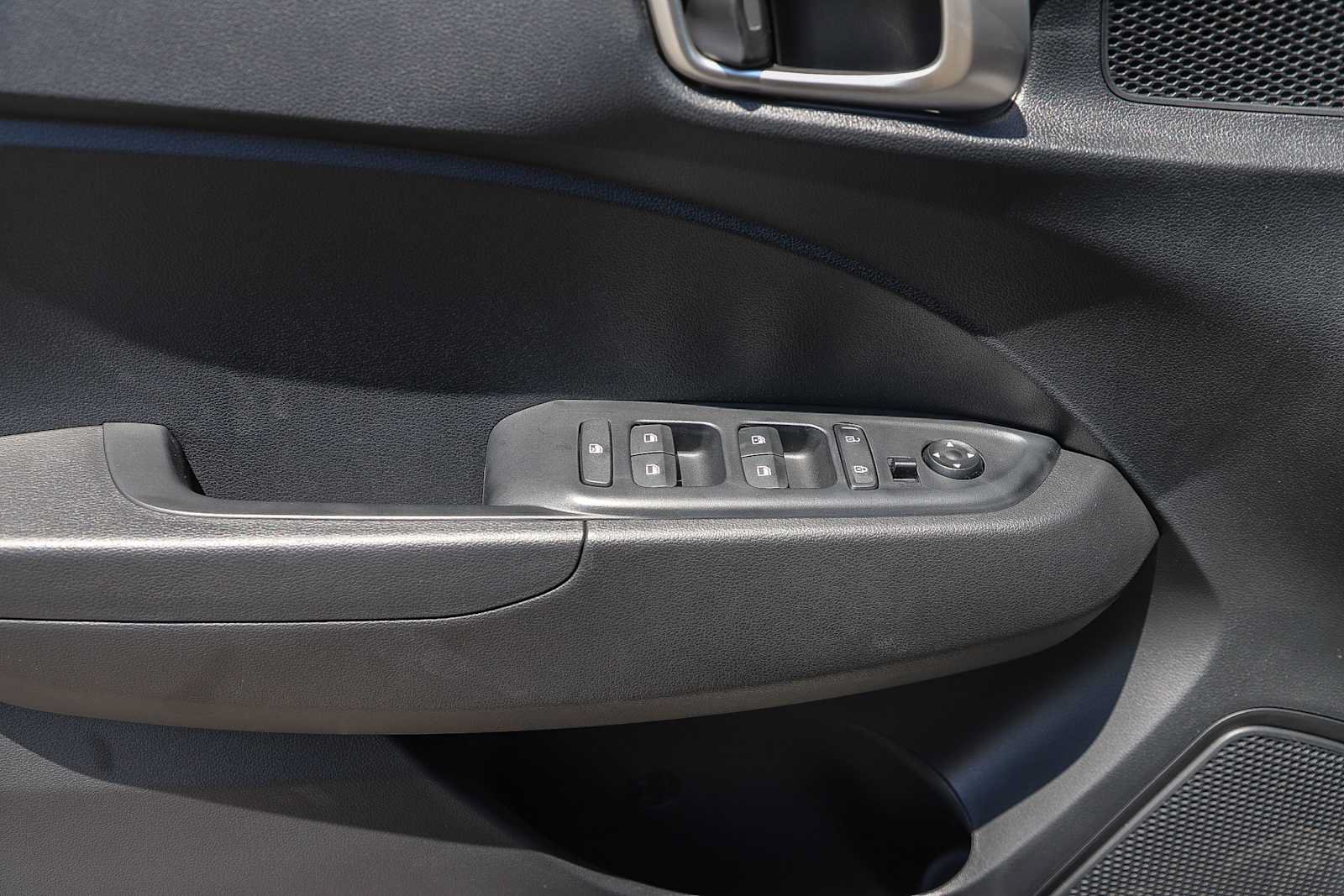 New 2026 Hyundai Venue SEL FWD image 25
