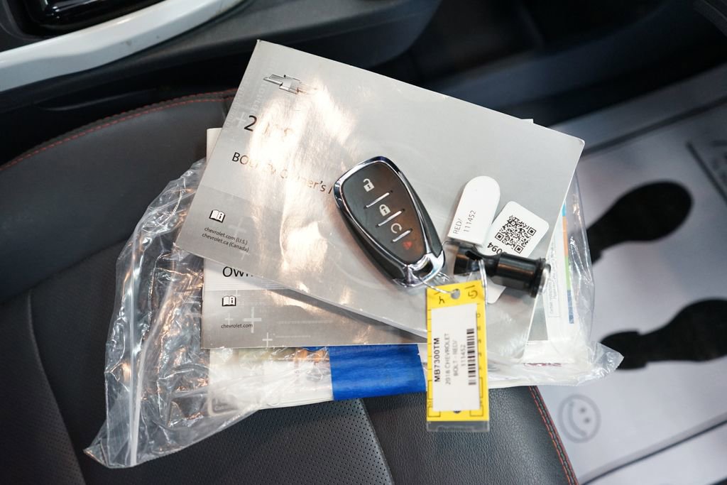 Used 2018 Chevrolet Bolt Premier w/ Driver Confidence II Package FWD image 57