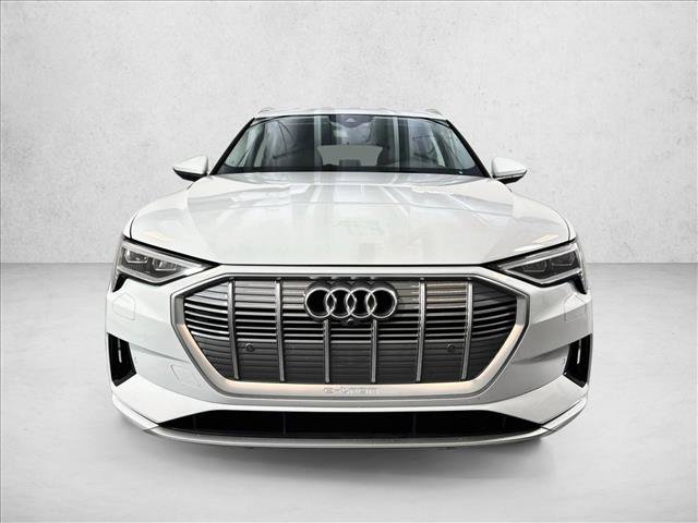 Used 2022 Audi e-tron Premium Plus w/ Premium Plus Package AWD/4WD image 2