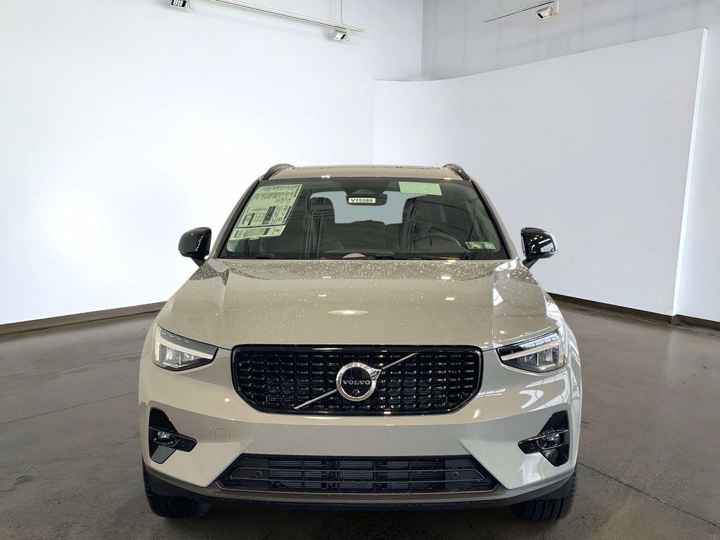 New 2026 Volvo XC40 B5 Plus w/ Climate Package AWD/4WD image 2