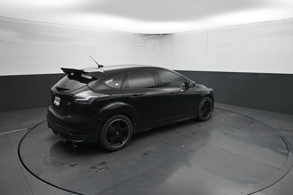 Used 2018 Ford Focus ST FWD image 11
