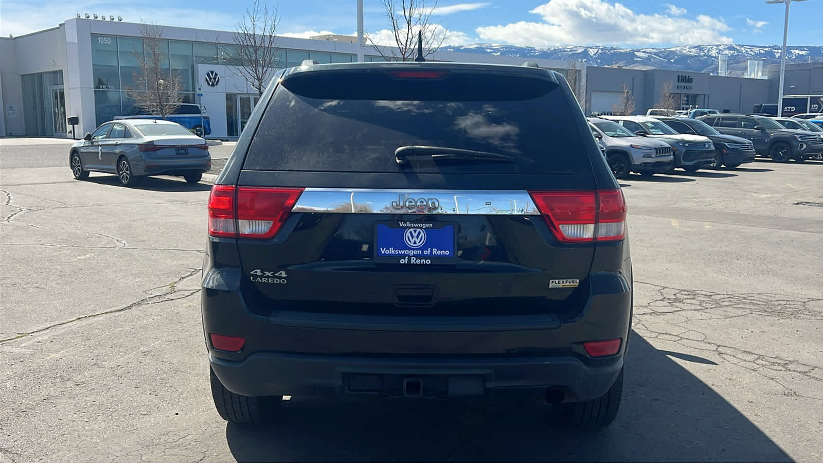 Used 2012 Jeep Grand Cherokee Laredo w/ Laredo E Group image 6