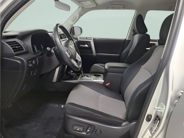 Used 2016 Toyota 4Runner SR5 AWD/4WD image 19