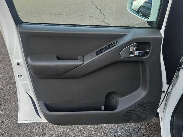 Used 2014 Nissan Frontier PRO-4X image 9