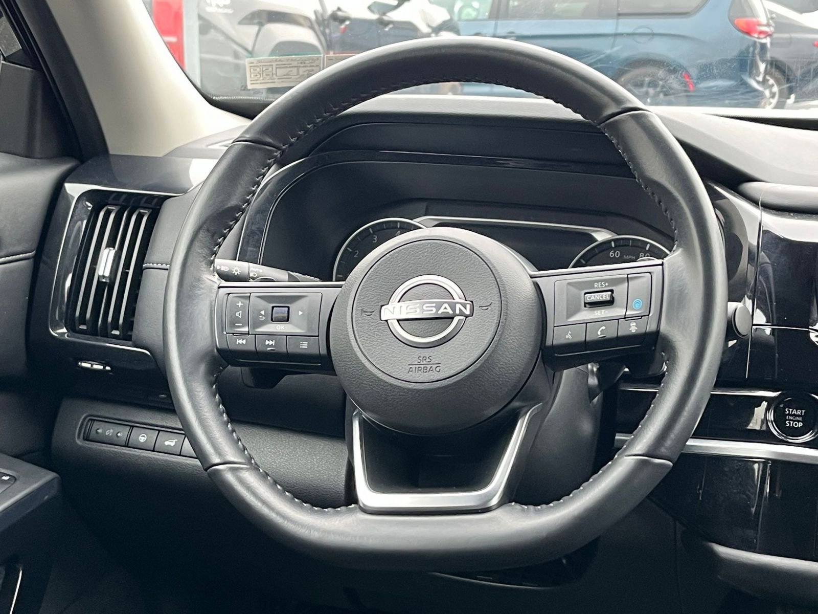 Used 2025 Nissan Pathfinder SV image 30