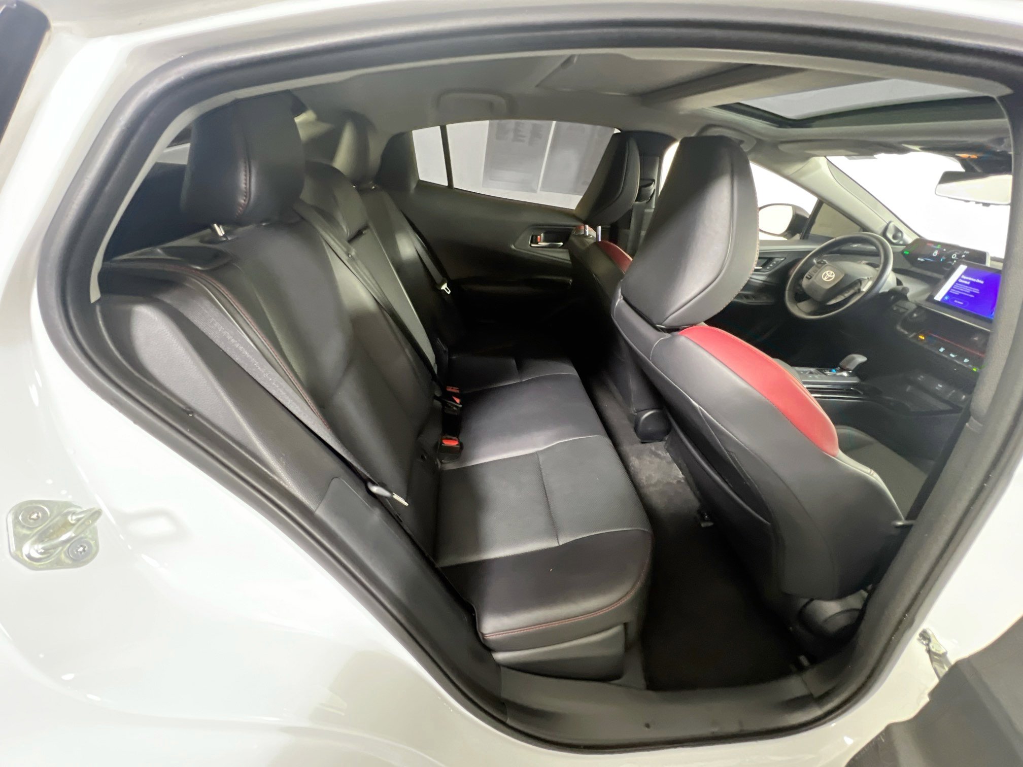 Used 2024 Toyota Prius Prime Premium w/ Advanced Technology Package image 26