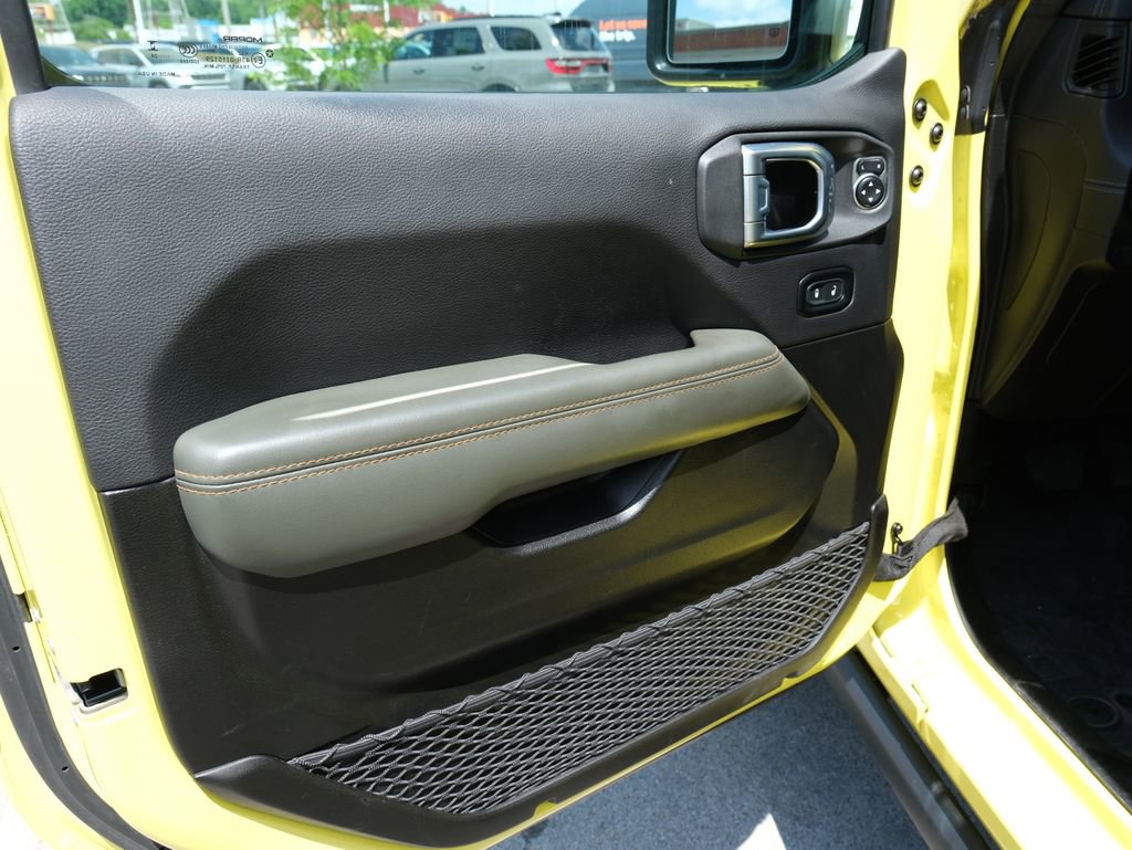 Used 2024 Jeep Gladiator Mojave AWD/4WD image 17