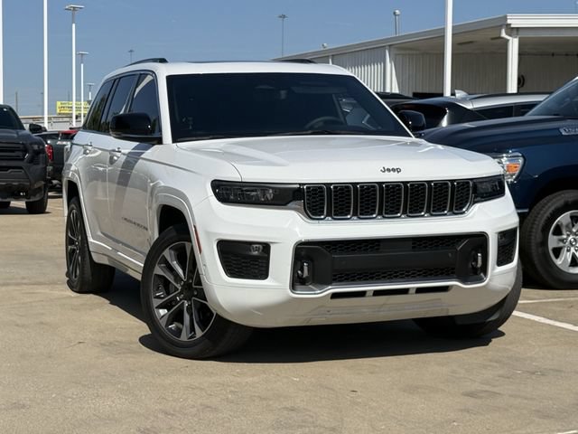 Used 2023 Jeep Grand Cherokee Overland w/ Luxury Tech Group IV RWD image 2
