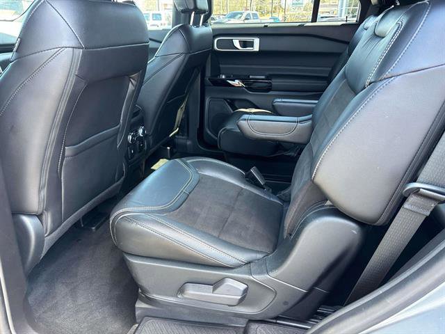 Used 2022 Ford Explorer ST w/ ST Street Pack image 12