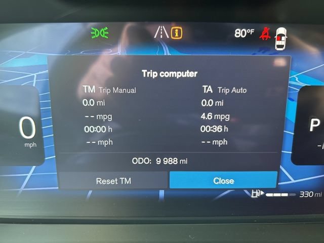 Certified 2025 Volvo XC40 B5 Plus AWD/4WD image 21
