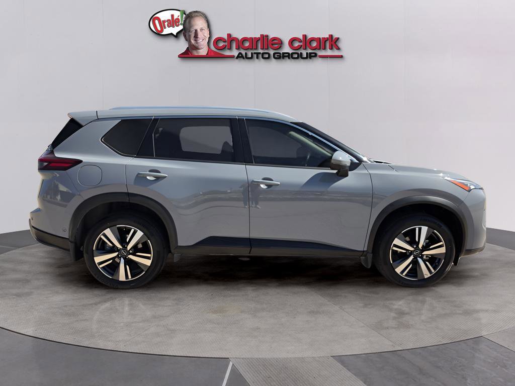 Used 2024 Nissan Rogue SL FWD image 10