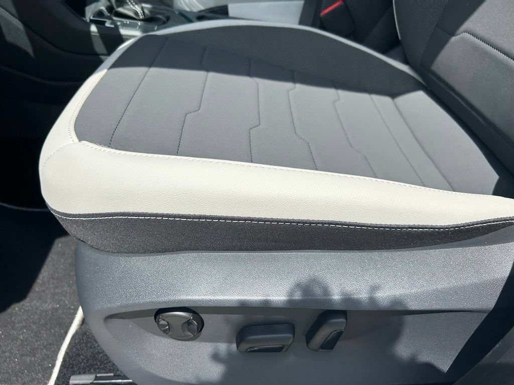 New 2026 Volkswagen Taos SE FWD image 45