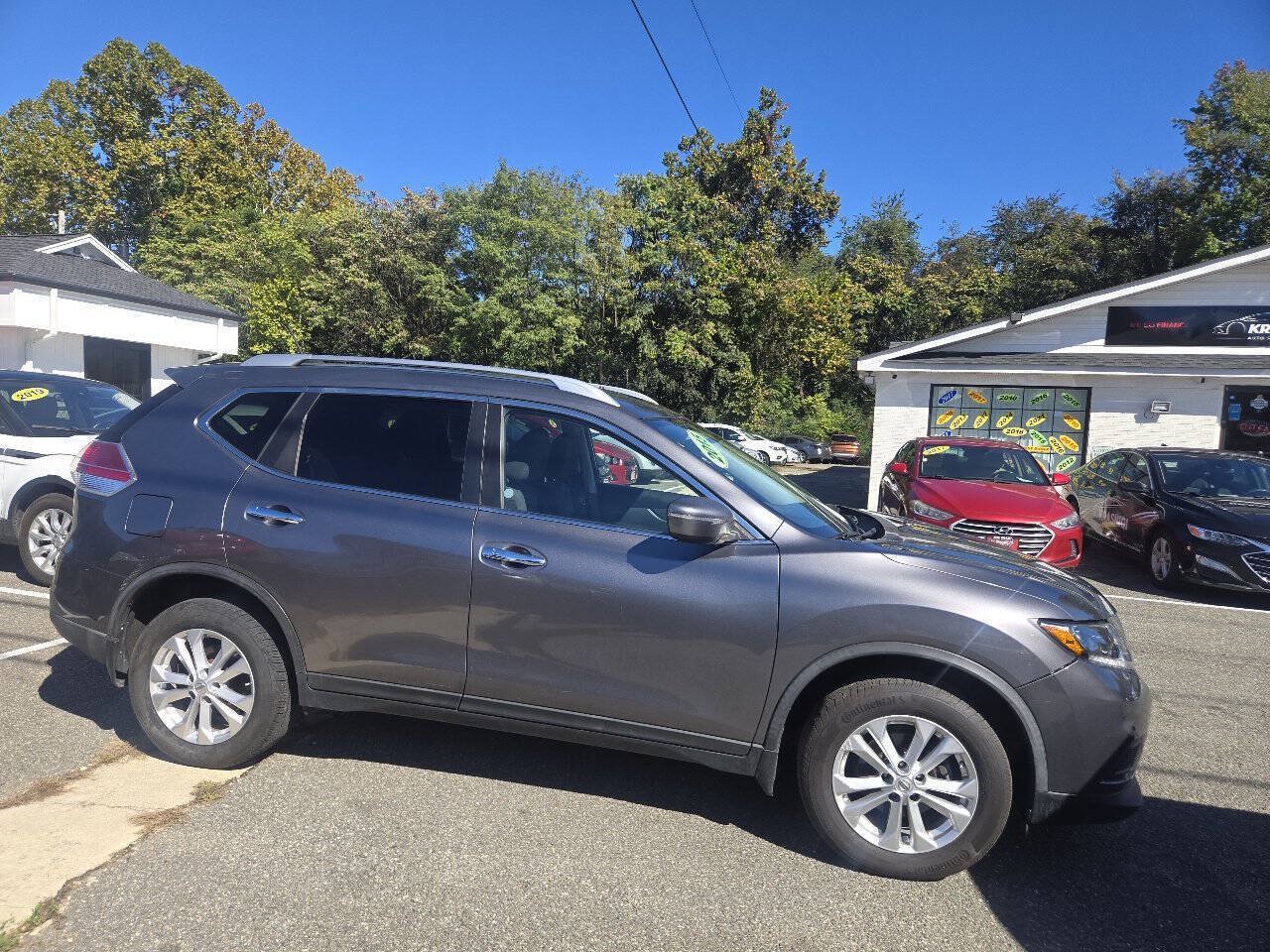 Used 2015 Nissan Rogue SV AWD/4WD image 4