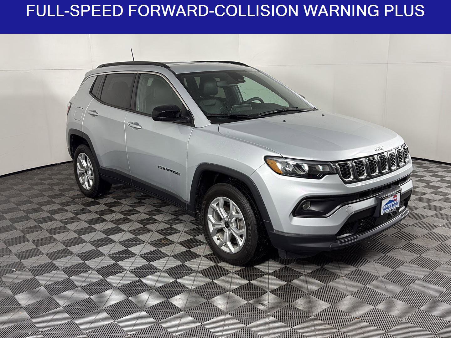 Used 2025 Jeep Compass Latitude image 2