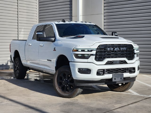 Used 2026 RAM 2500 Laramie AWD/4WD image 2