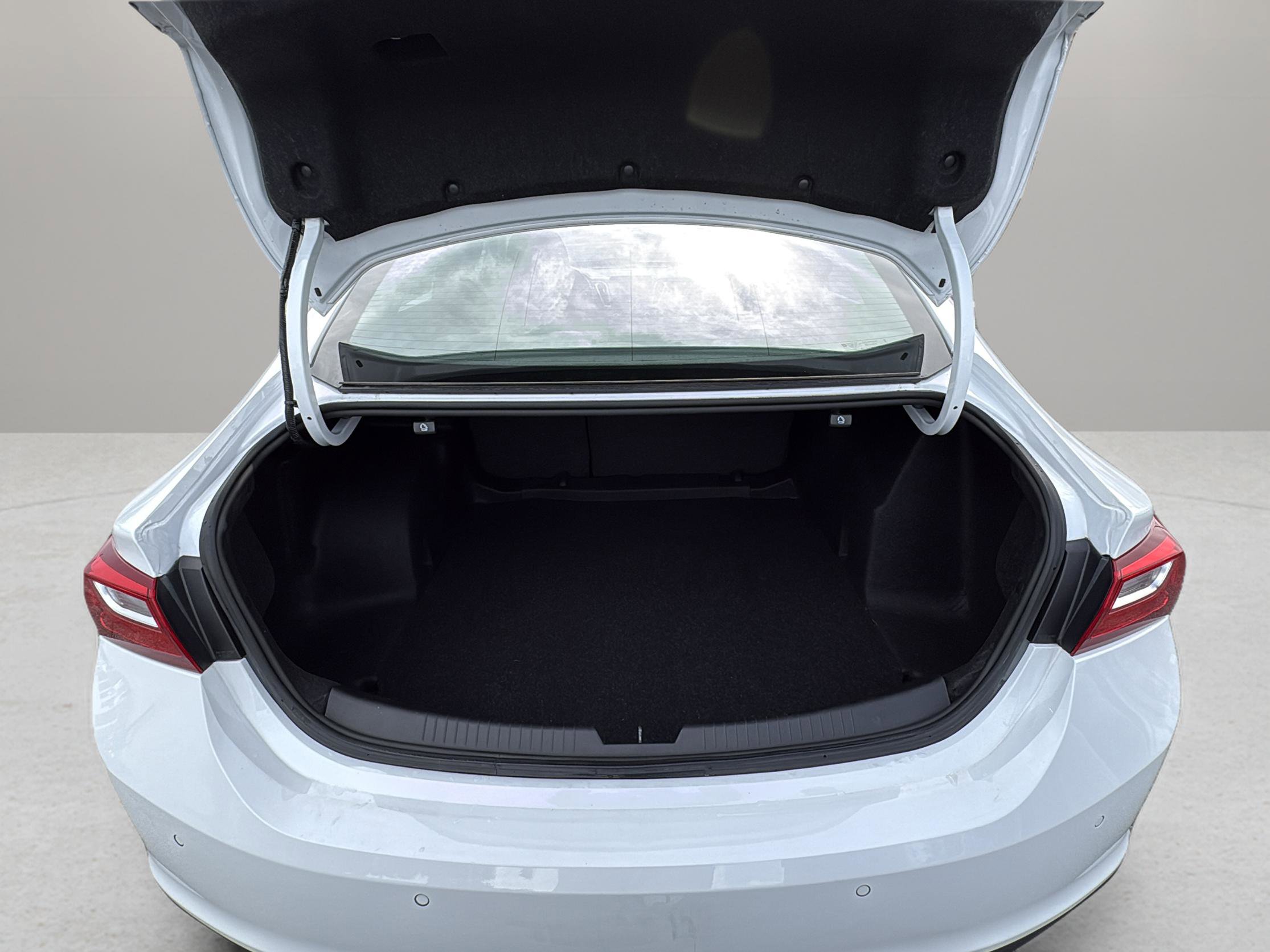 Used 2024 Chevrolet Malibu LS w/ Driver Confidence Package image 16