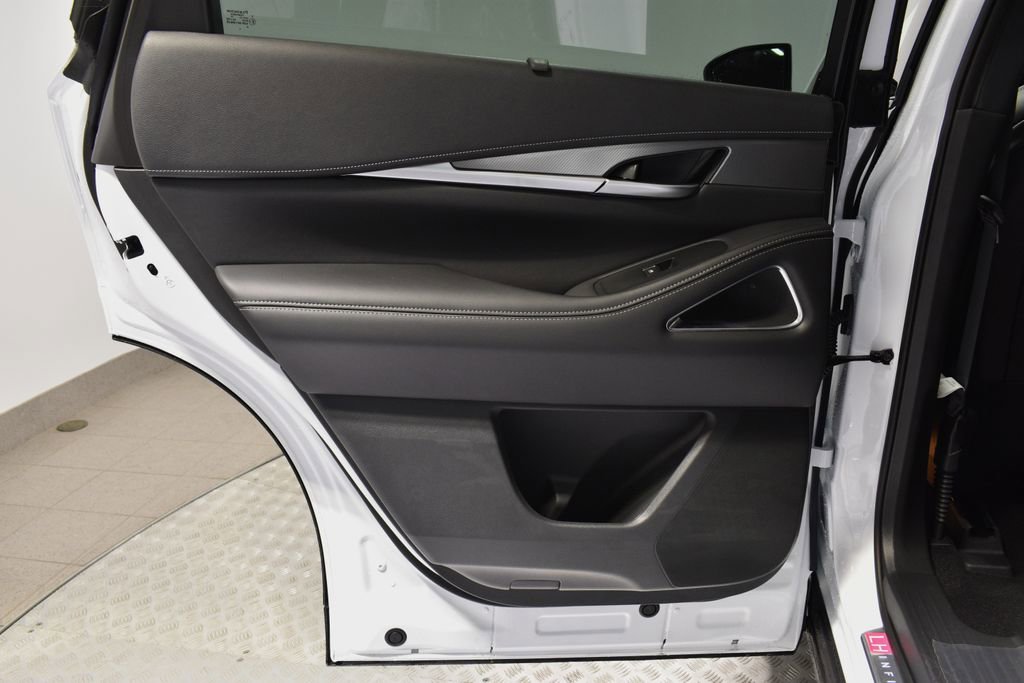 New 2026 INFINITI QX60 Luxe w/ Family Package image 28