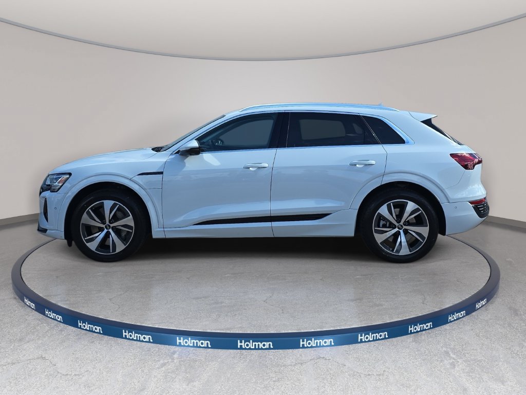 Used 2024 Audi Q8 e-tron Premium Plus AWD/4WD image 9
