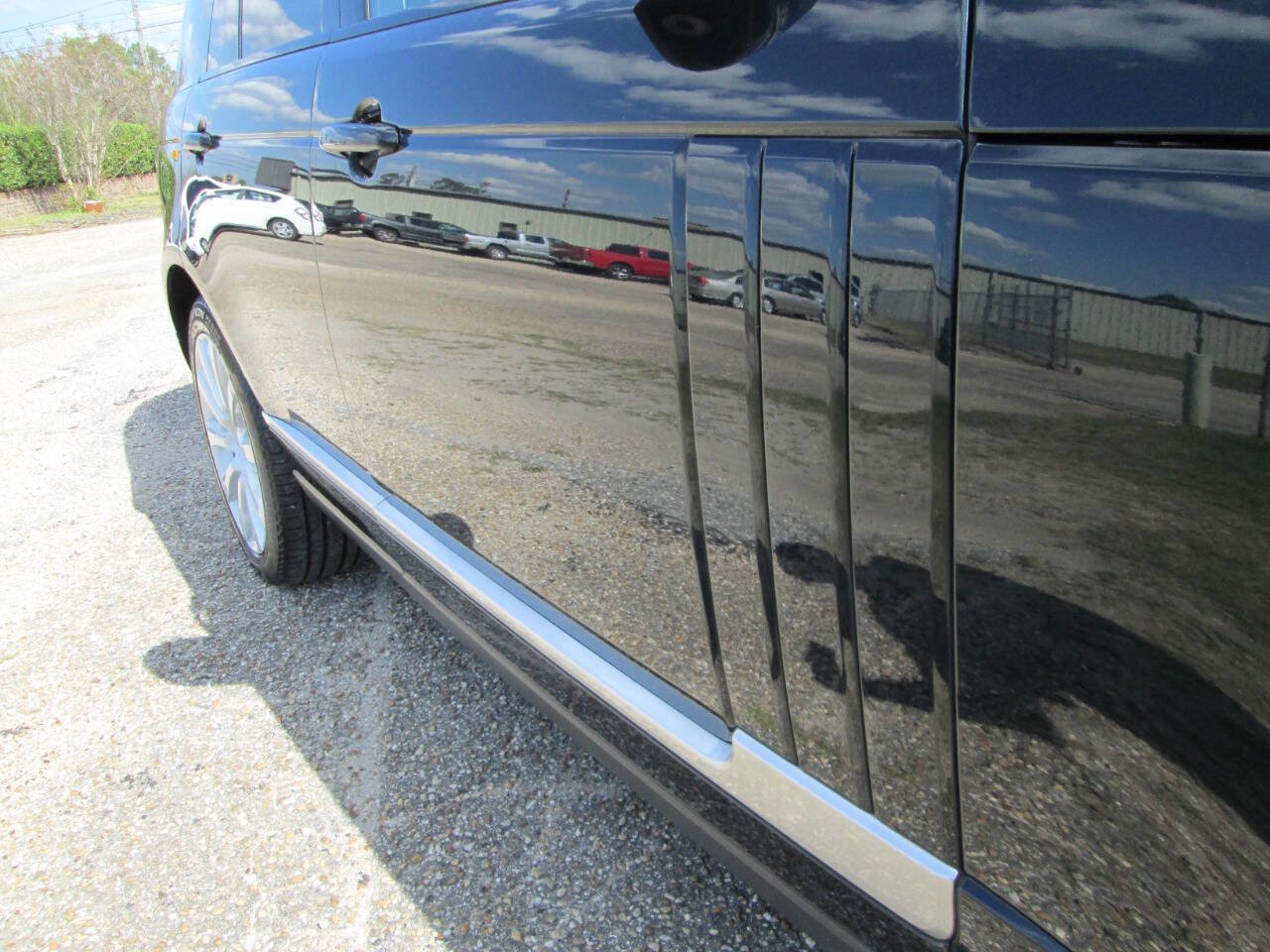 Used 2017 Land Rover Range Rover Supercharged image 39