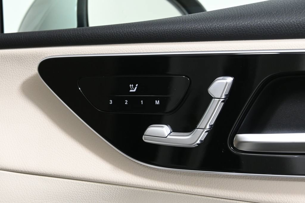 Used 2026 Mercedes-Benz GLC 300 4MATIC image 21