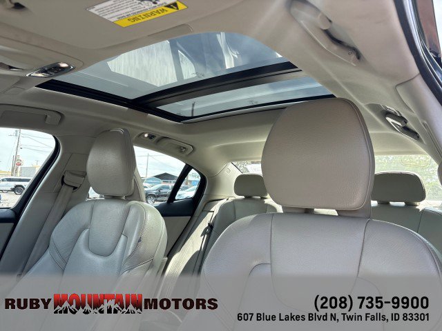 Used 2021 Volvo S60 T5 Momentum AWD/4WD image 21