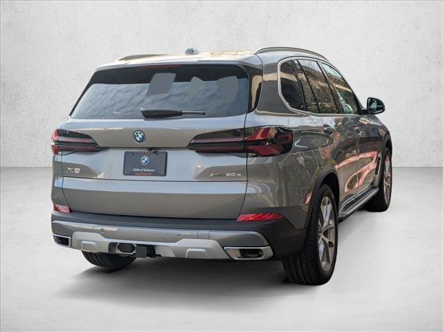 Used 2026 BMW X5 xDrive50e AWD/4WD image 2