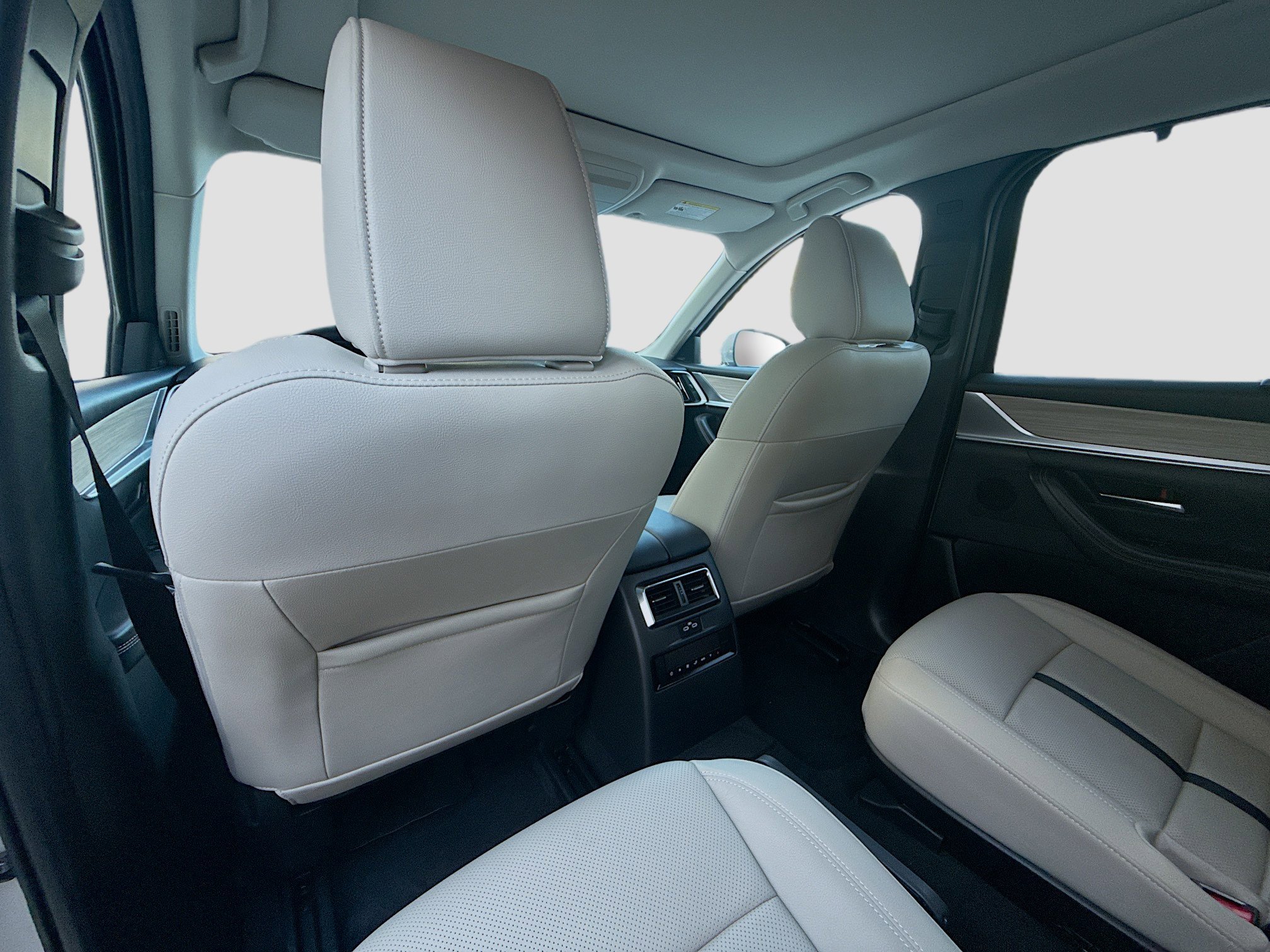 Used 2024 MAZDA CX-90 Plug-In Hybrid w/ Premium Pkg image 25