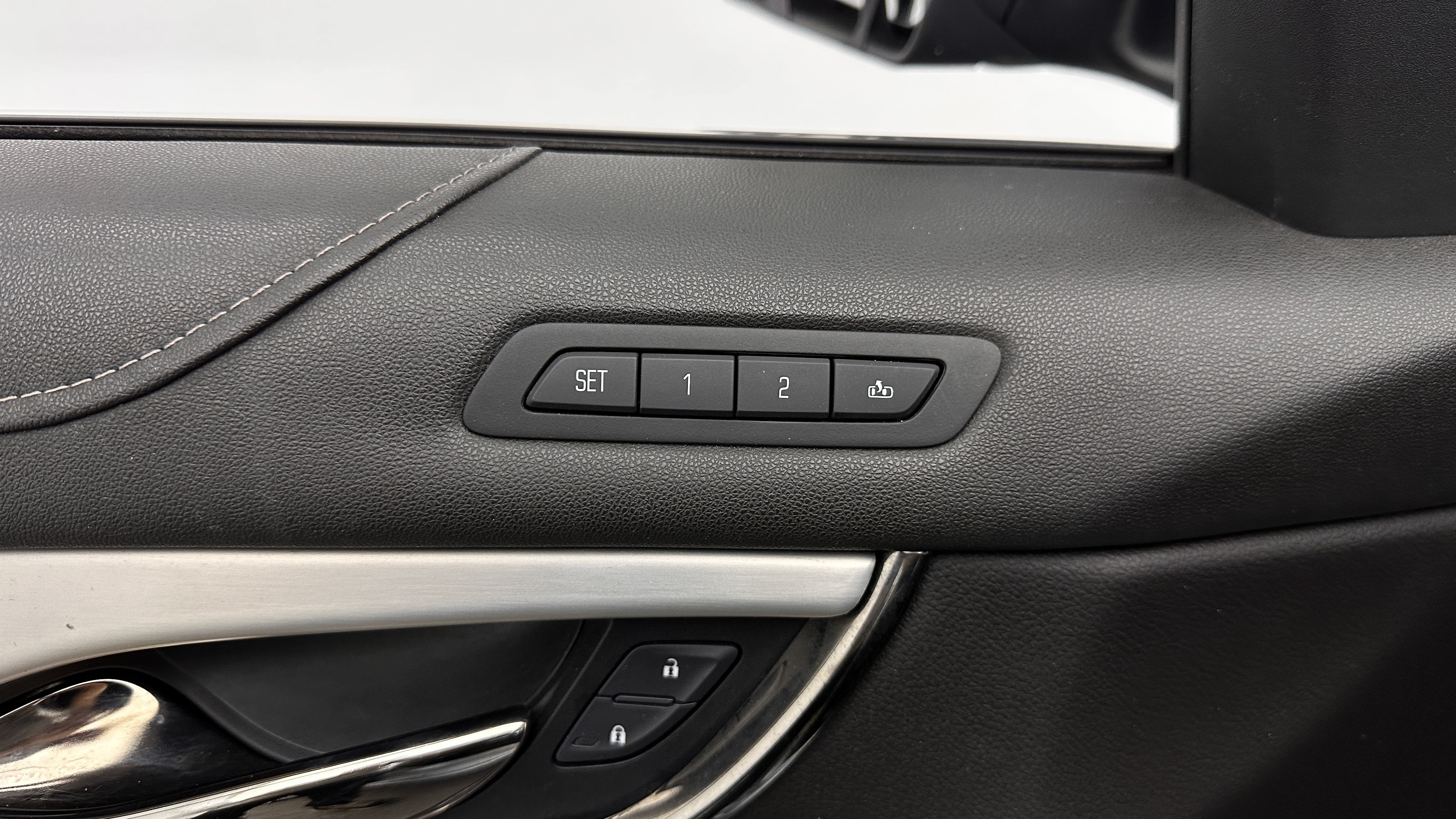Used 2017 Cadillac ATS Luxury RWD image 12