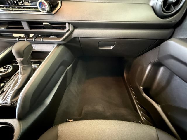 Used 2025 Chevrolet Colorado Trail Boss AWD/4WD image 23