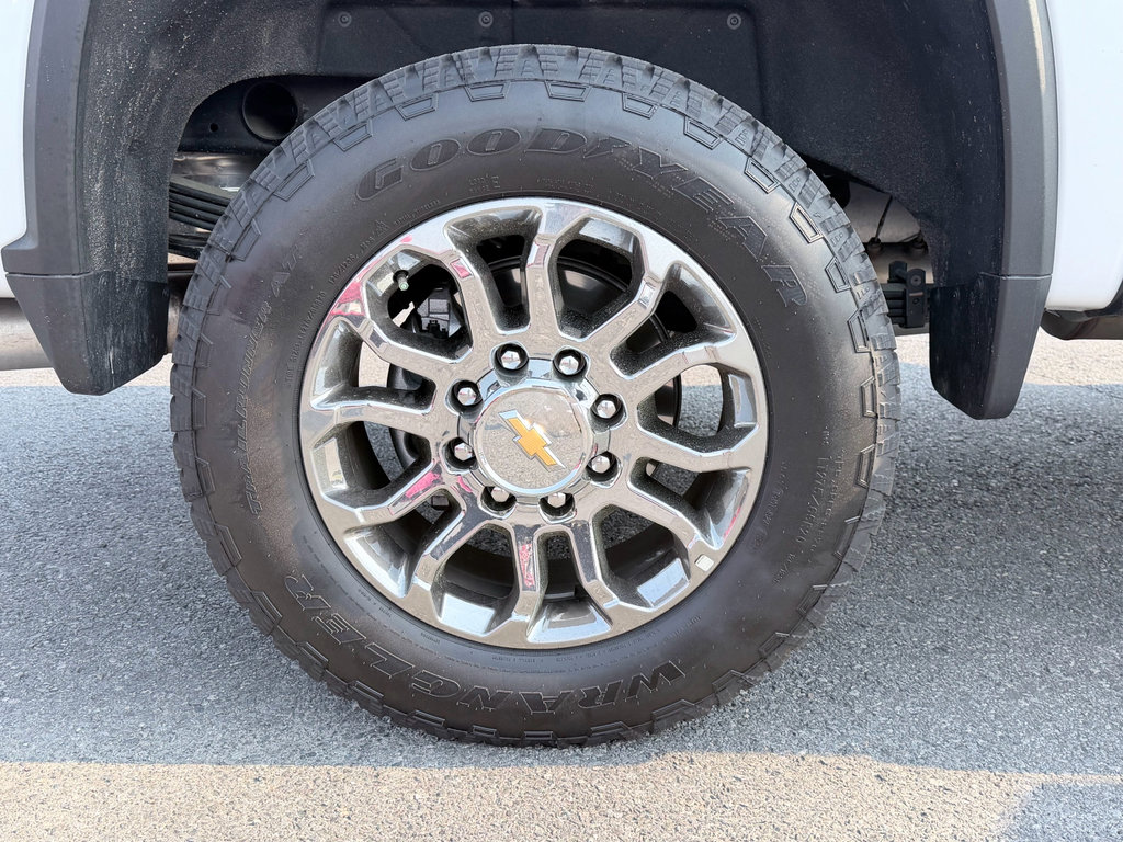 Used 2026 Chevrolet Silverado 2500 LTZ w/ LTZ Premium Package image 38