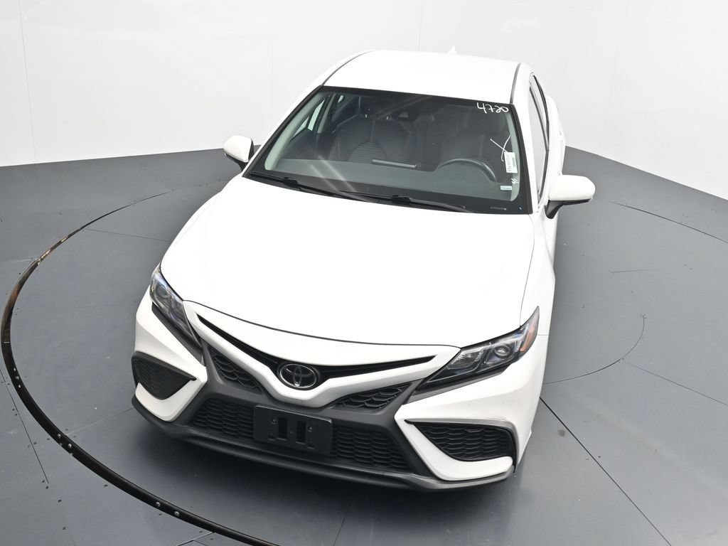 Used 2024 Toyota Camry SE FWD image 11