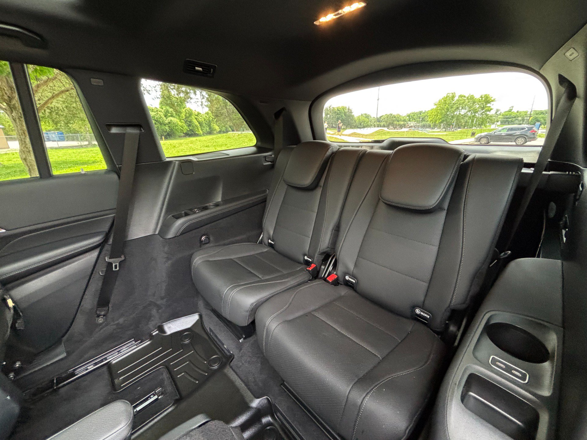 Used 2025 Mercedes-Benz GLS 450 4MATIC w/ AMG Line Exterior image 25