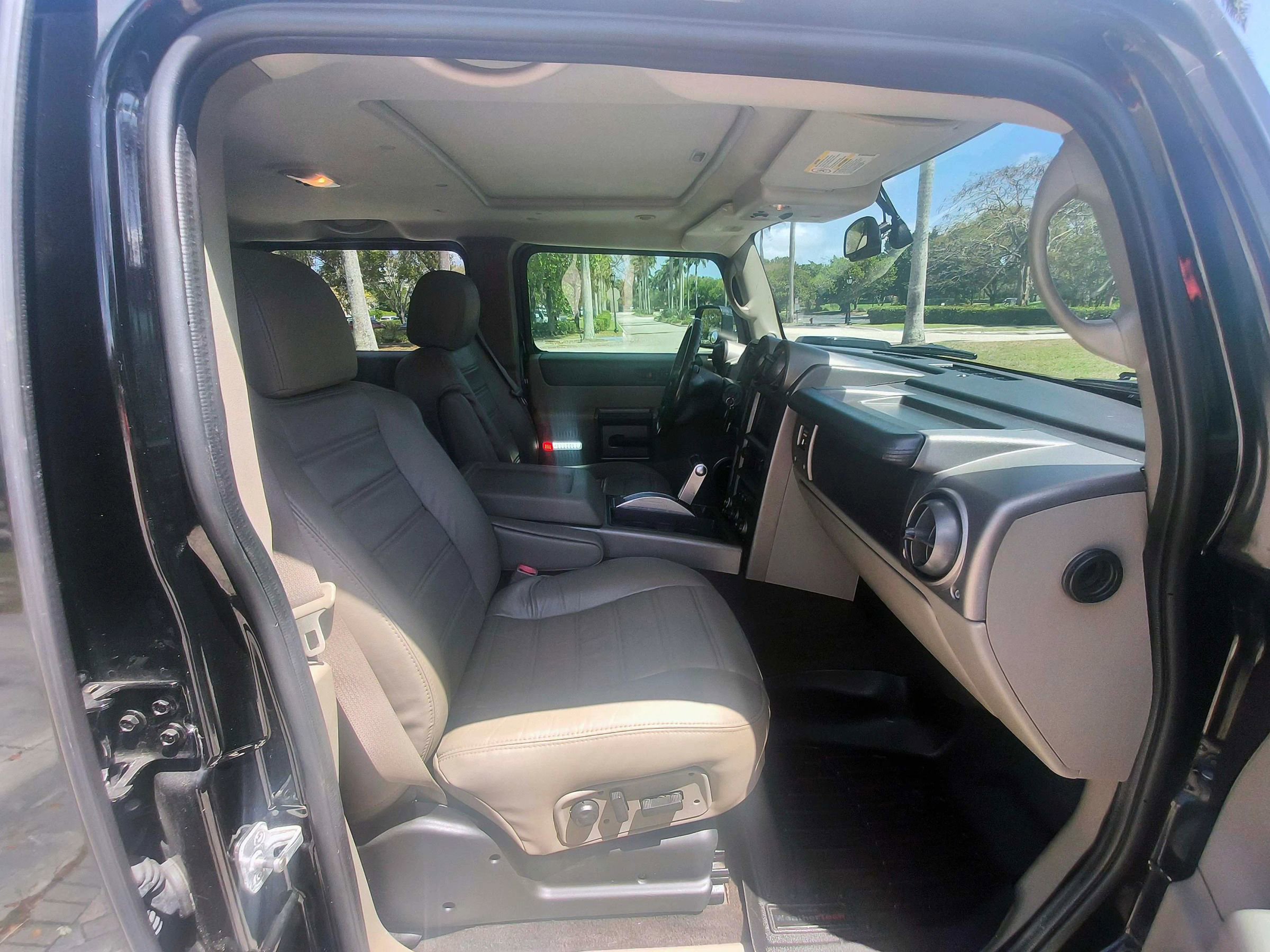 Used 2003 HUMMER H2 w/ Preferred Equipment Group image 35
