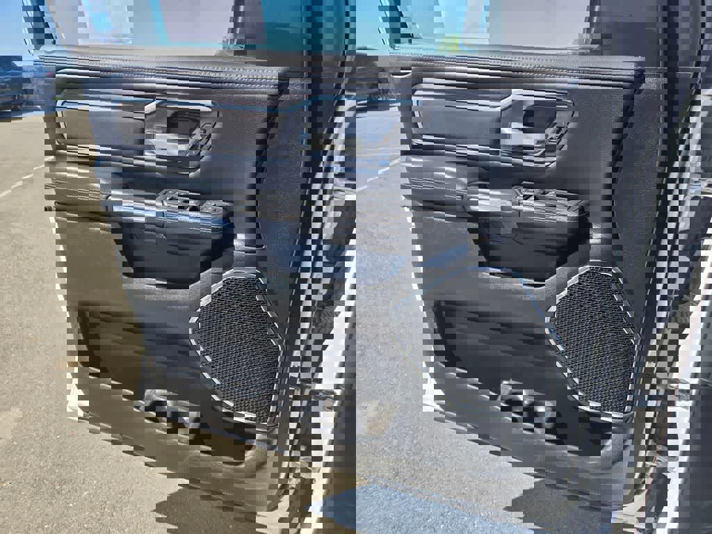 Used 2025 RAM 1500 Laramie image 21