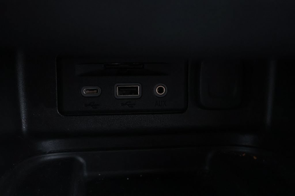 Used 2023 Chevrolet Equinox Premier AWD/4WD image 29