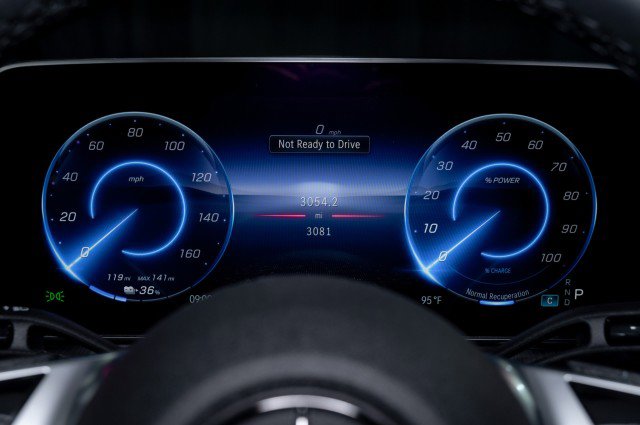 Used 2025 Mercedes-Benz EQE 350+ SUV image 23