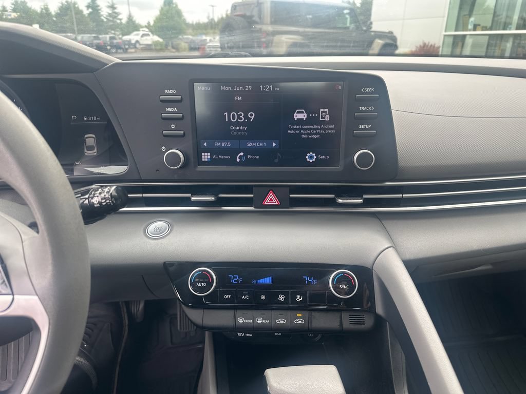 Used 2021 Hyundai Elantra SEL FWD image 17