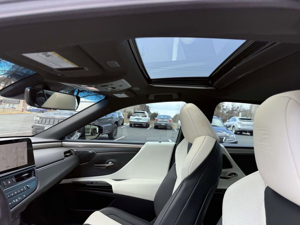 Used 2024 Lexus ES 300h F Sport w/ Accessory Package (Z2) image 13